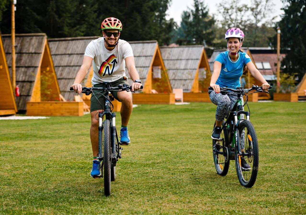 קמניק Glamping Forest Edge מראה חיצוני תמונה